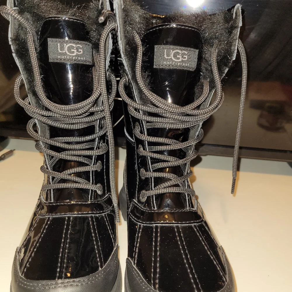 UGG Black Winter Boots - Picture 3 of 11
